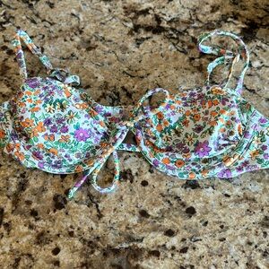 bathing suit, size small. never worn.